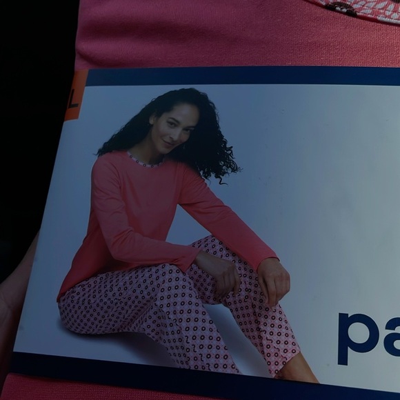 - - Woman’s lands end 2 pice pajama set - Picture 2 of 4